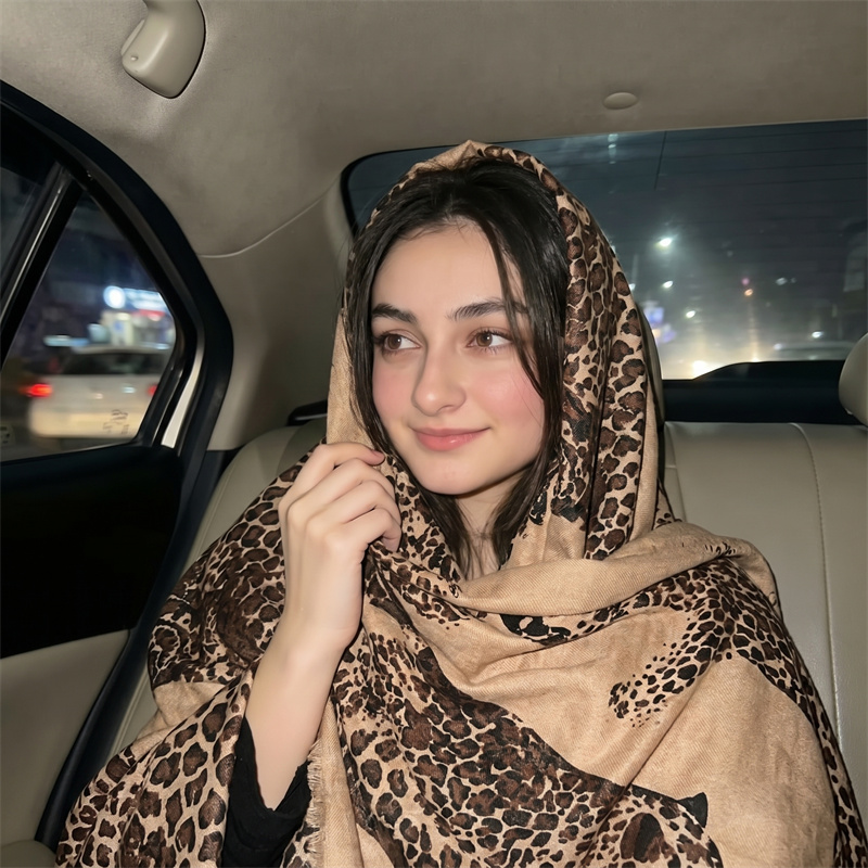 Hijab et foulard vintage à imp - Vintage Fashion Prints avis et prix