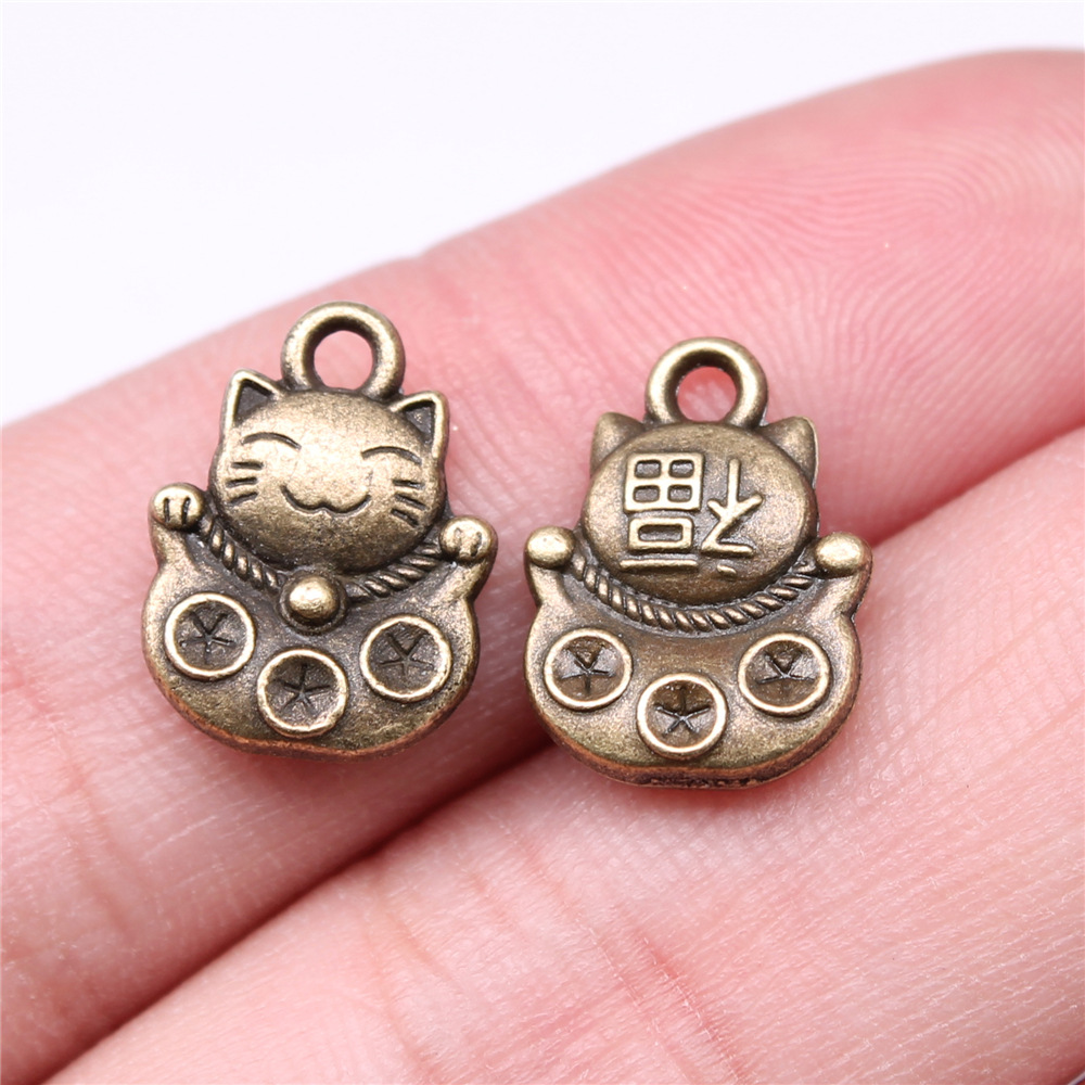 Breloques chat porte-bonheur,  - Vintage Fashion Tumblr avis et prix